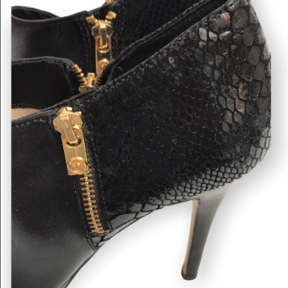 MICHAEL KORS York Platform Black Ankle Boots.. Size:8.5 - Picture 7 of 13